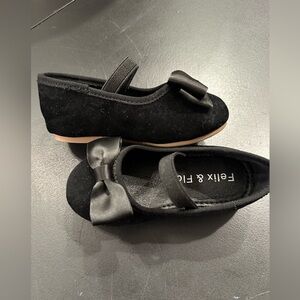 Toddler Girl Black Velvet Dress Shoes